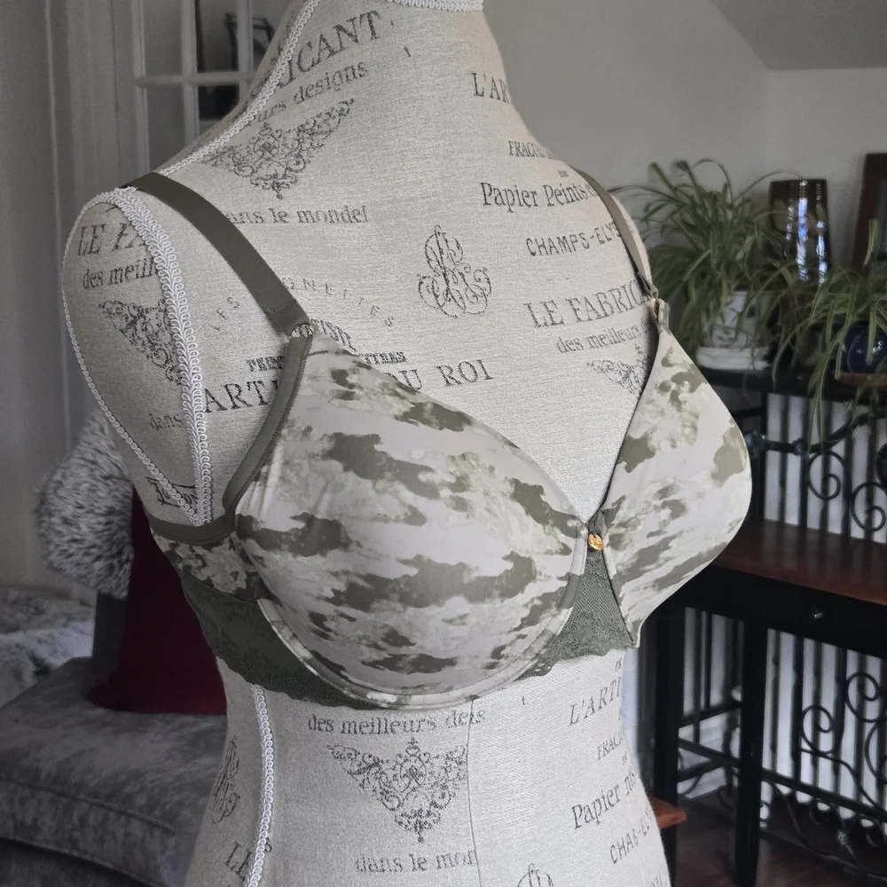 Natori Camouflage Bra - Green and Cream - Picture 2 of 7